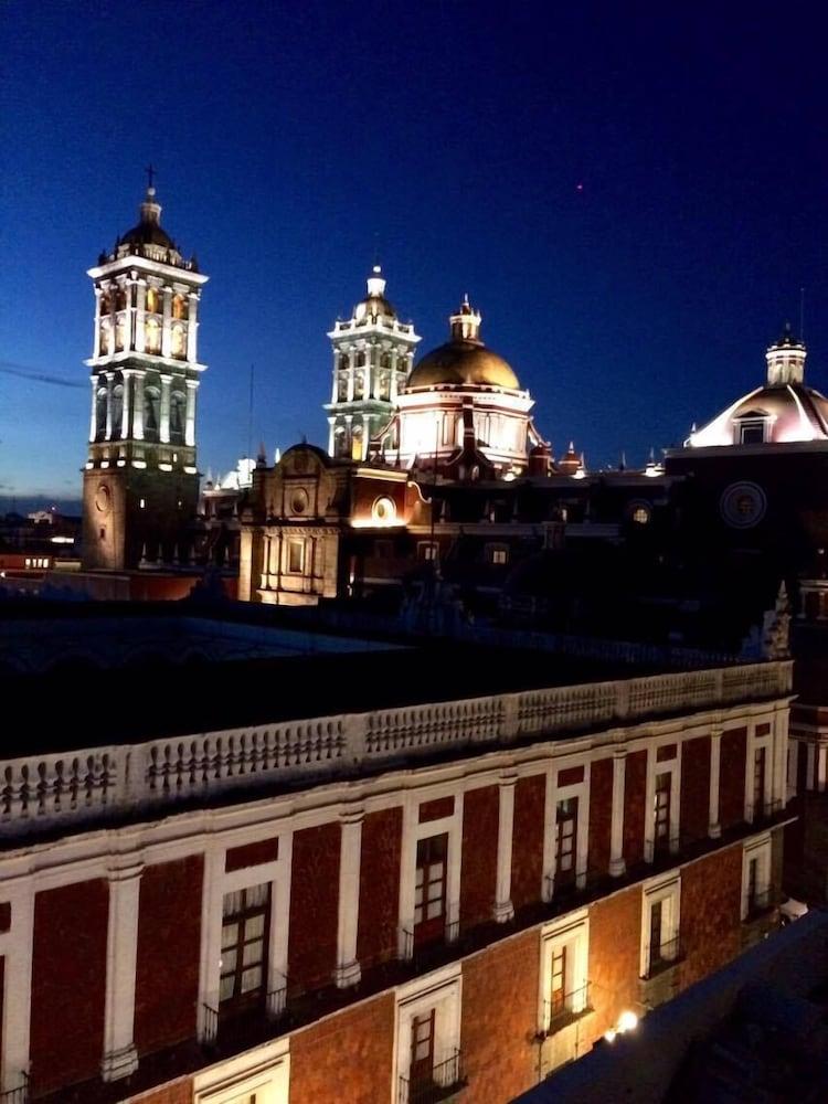 Hotel Leones Puebla Bagian luar foto